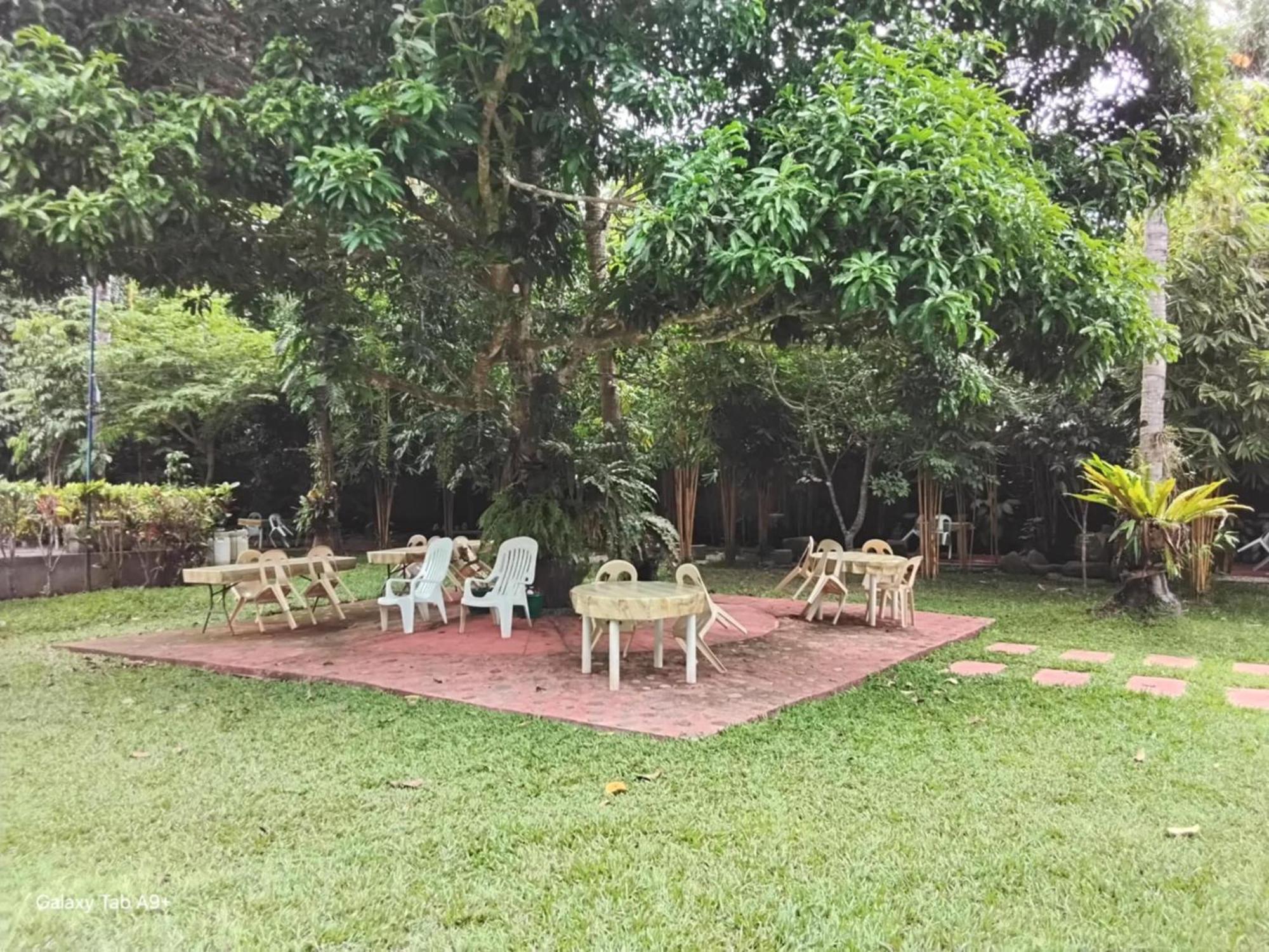 Camiguin Lanzones Resort Mambajao Buitenkant foto