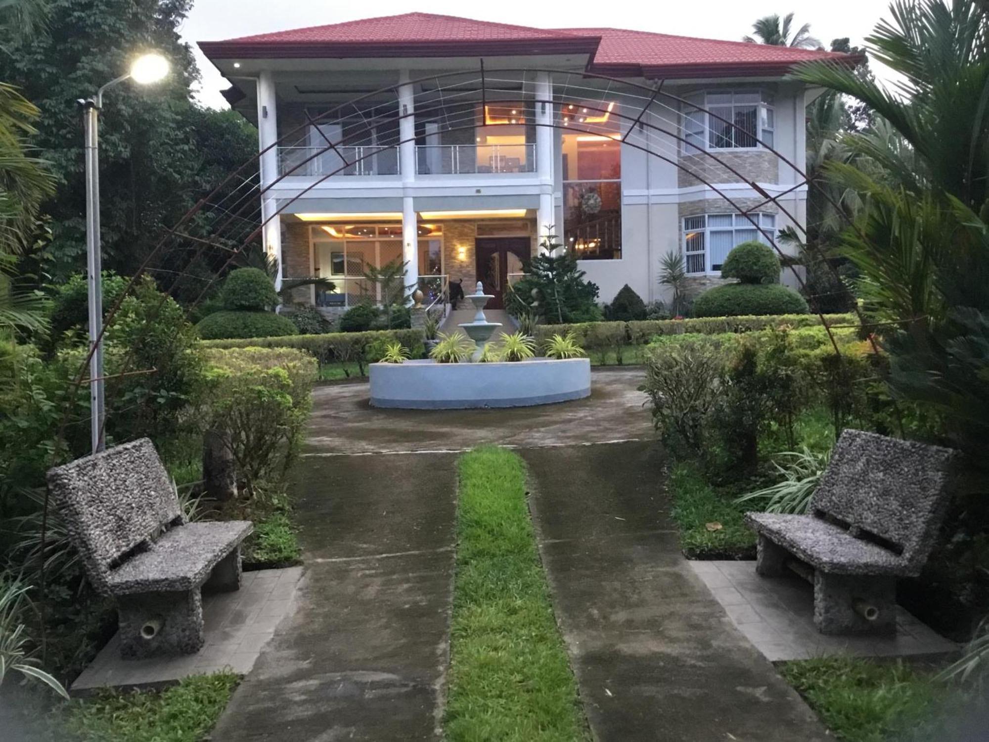 Camiguin Lanzones Resort Mambajao Buitenkant foto